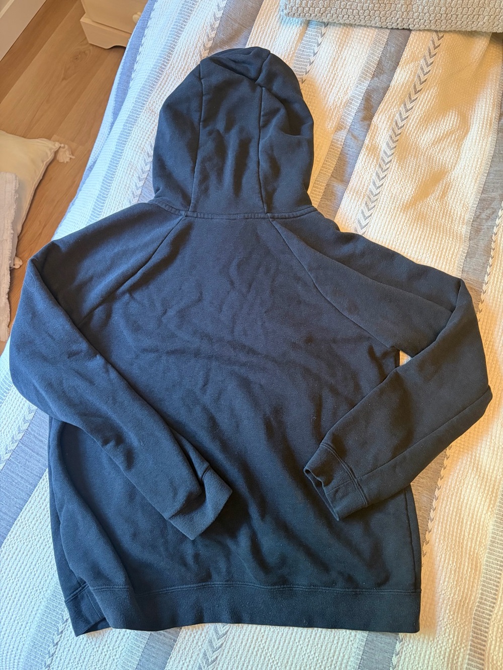 Nike Women’s Black Pullover Hoodie - Picture 3 of 3